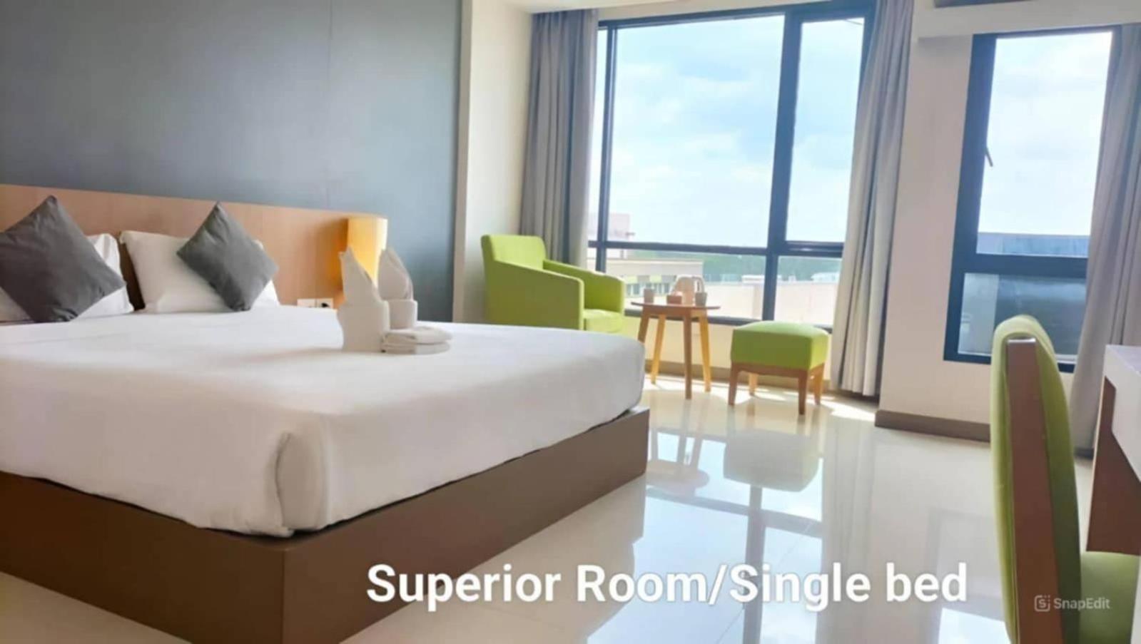 S Tara Grand Hotell Surat Thani Eksteriør bilde