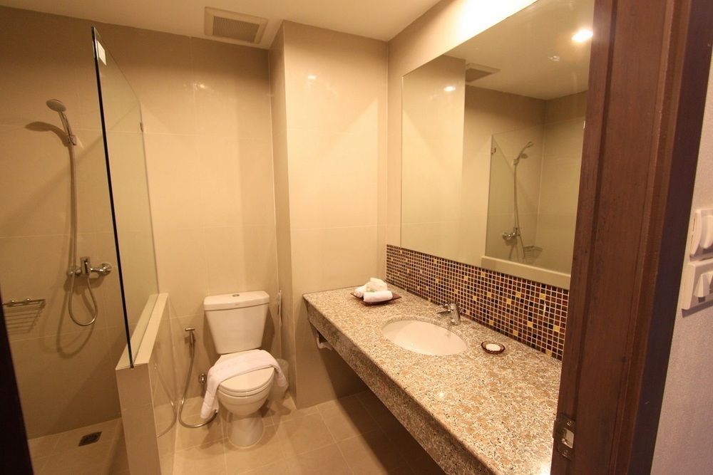 S Tara Grand Hotell Surat Thani Eksteriør bilde
