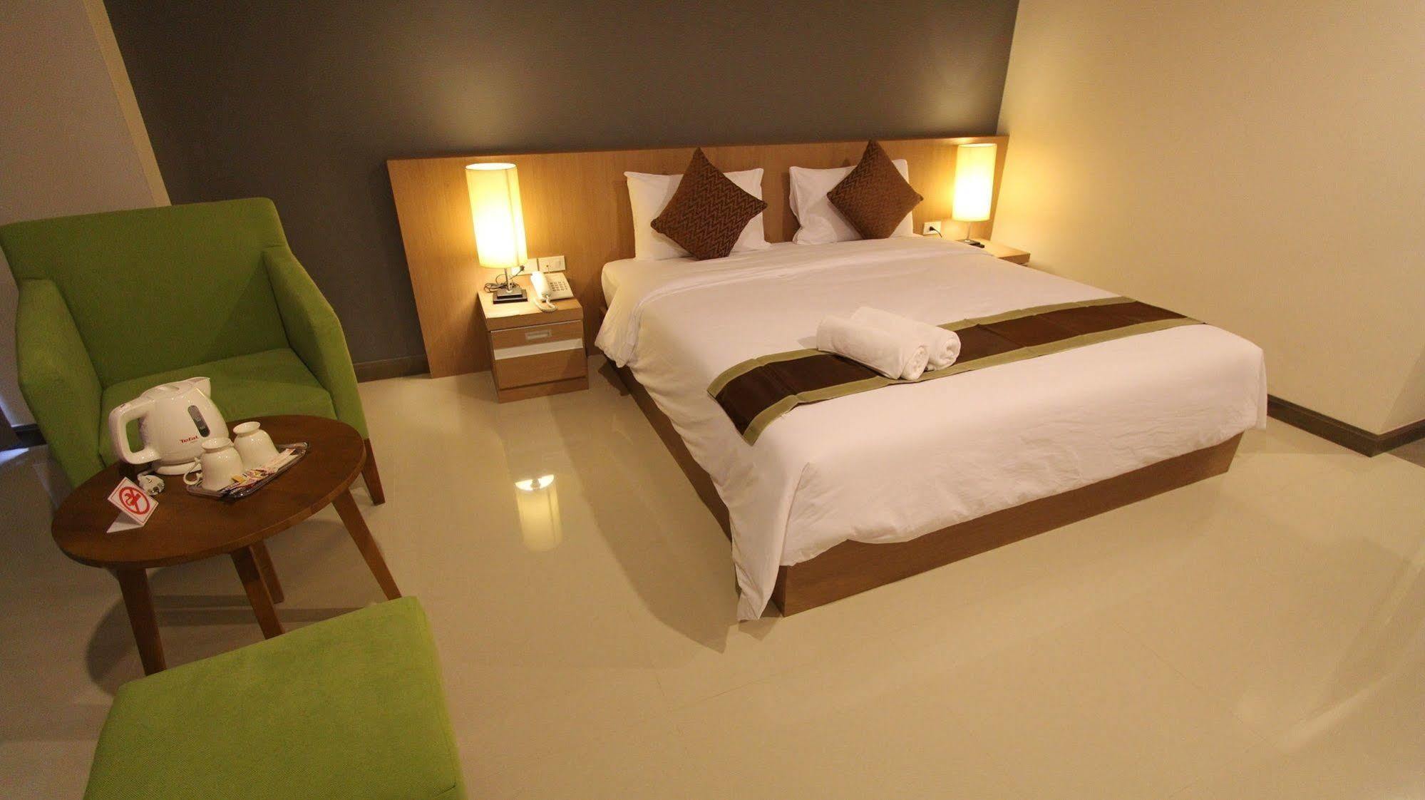 S Tara Grand Hotell Surat Thani Eksteriør bilde